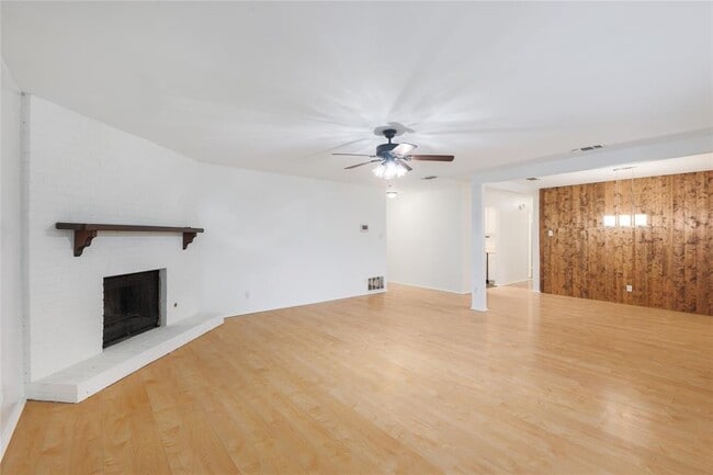 Building Photo - 6903 Skynook Dr