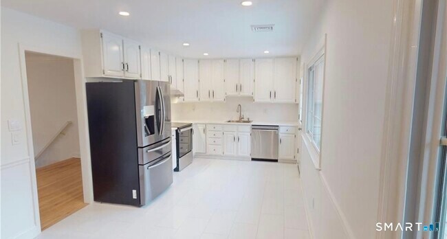 Building Photo - 1 Cottontail Rd