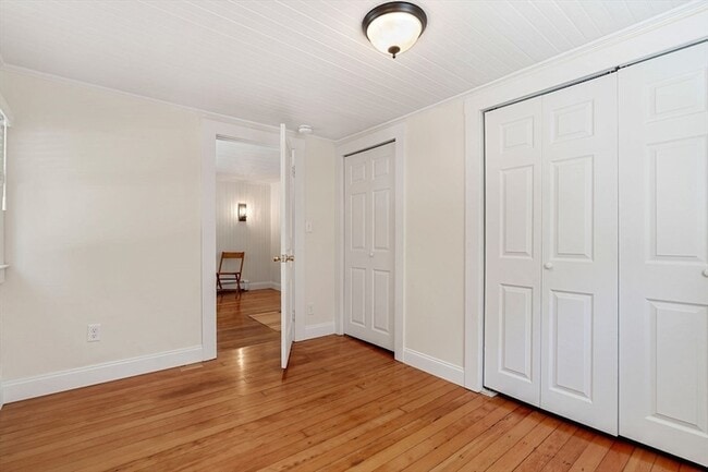 Building Photo - 498 Beechwood St