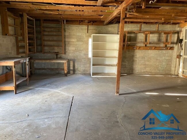 Building Photo - 2431 San Antonio St