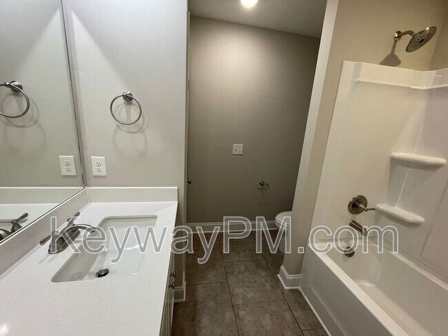 Building Photo - 3035 Venetian Dr