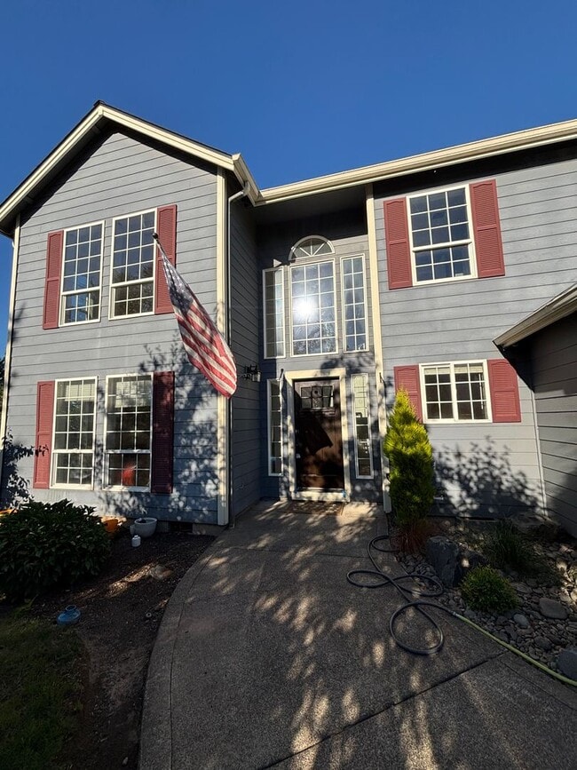 Building Photo - 4 Bedroom 2.5 Bathroom Home in NW Salem!