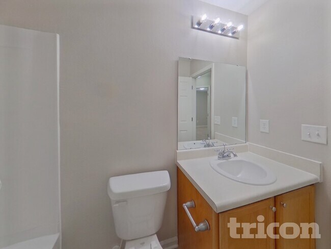 Building Photo - 369 Drooping Leaf Rd