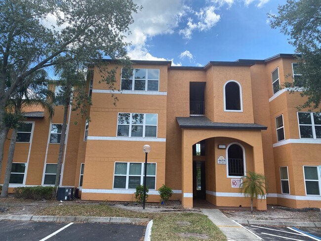 Building Photo - Venetian Place -  833