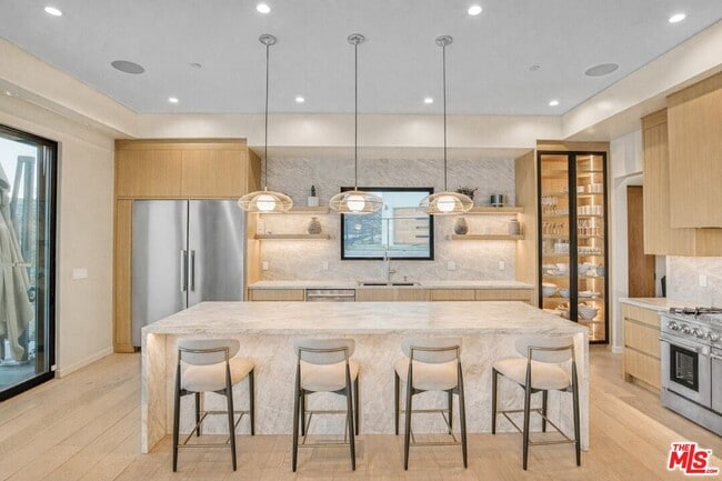 Building Photo - 22570 S Summit Ridge Cir