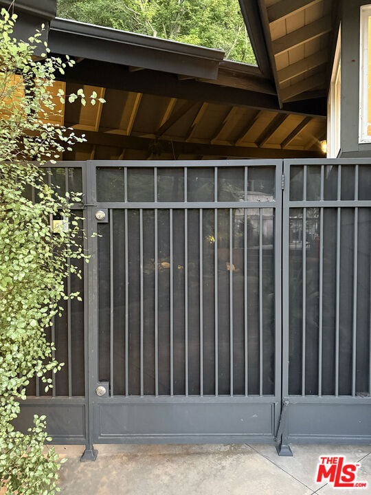 Building Photo - 11064 Wrightwood Ln