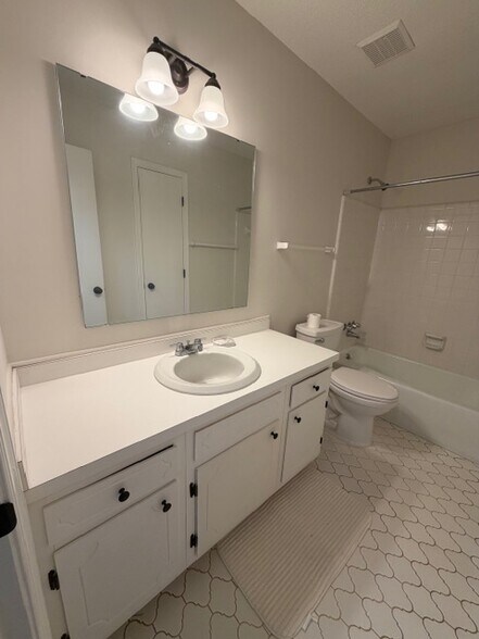 Building Photo - 2543 Cottage Pl