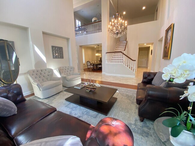 Building Photo - Luxurious 4 Bedroom Fullerton House For Re...