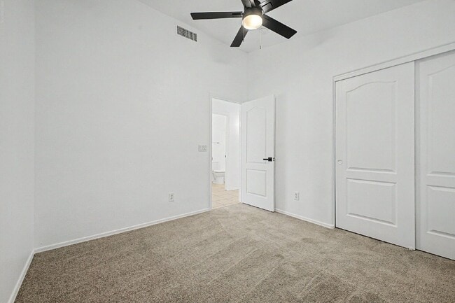 Building Photo - 12570 Desert Flower Rd