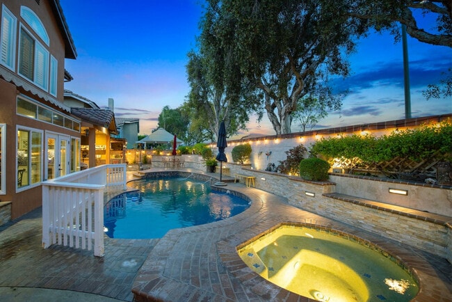 Building Photo - 9598 Naples Dr