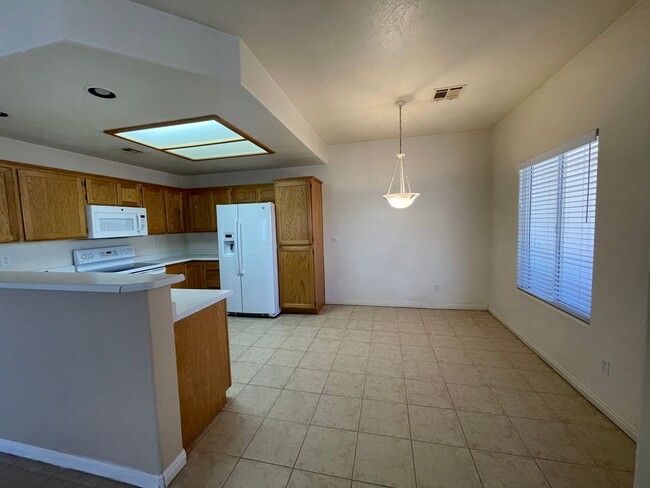 Building Photo - Sandstone - Condo