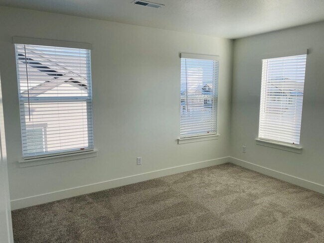 Building Photo - New Construction Townhome in Prime Riverton Location
