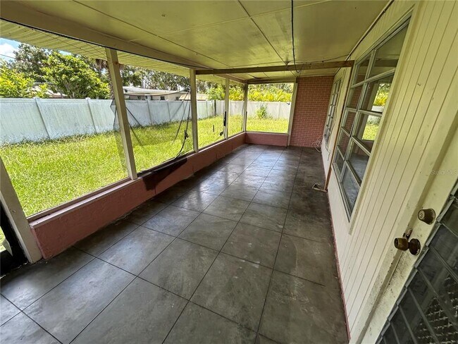 Building Photo - 626 Chevy Chase Dr