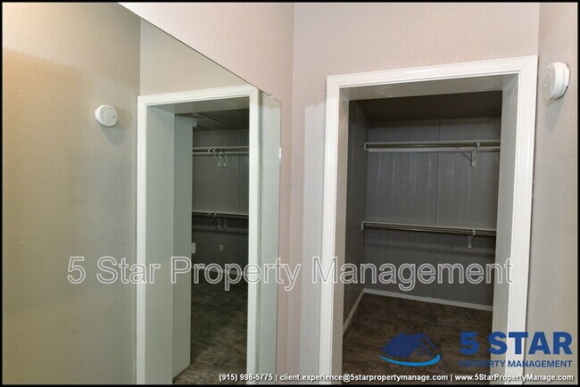 Building Photo - 4825 Mark Avizo