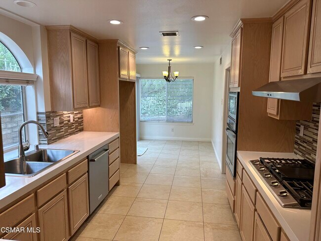 Building Photo - 1628 Glider Ct