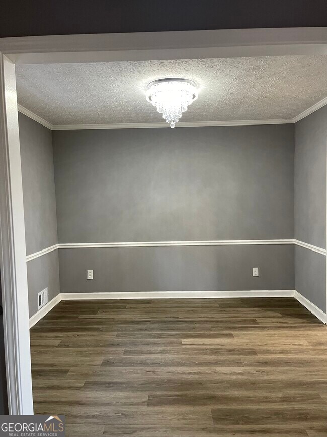 Building Photo - 505 Ironwood Ct SE