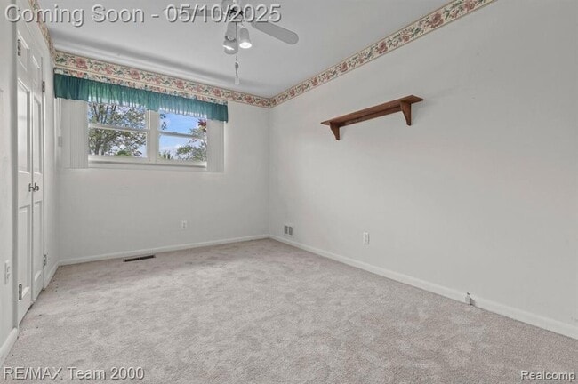 Building Photo - 25152 Fairway Dr