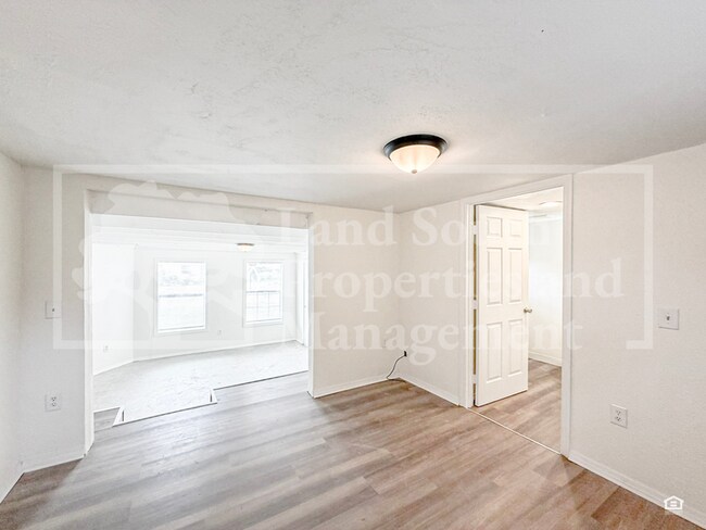 Building Photo - 3818 Ethel Ave
