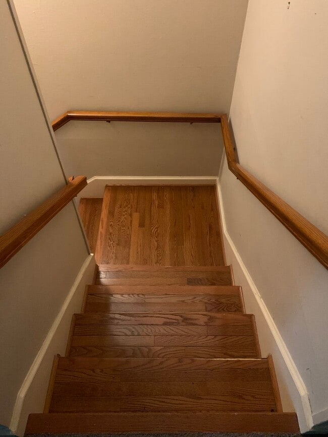 Building Photo - Beautiful Condo in Normandy Village. All u...