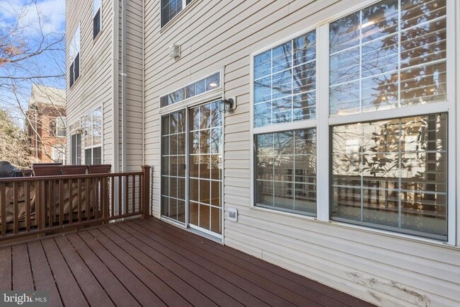 Building Photo - 351 Livermore Ln