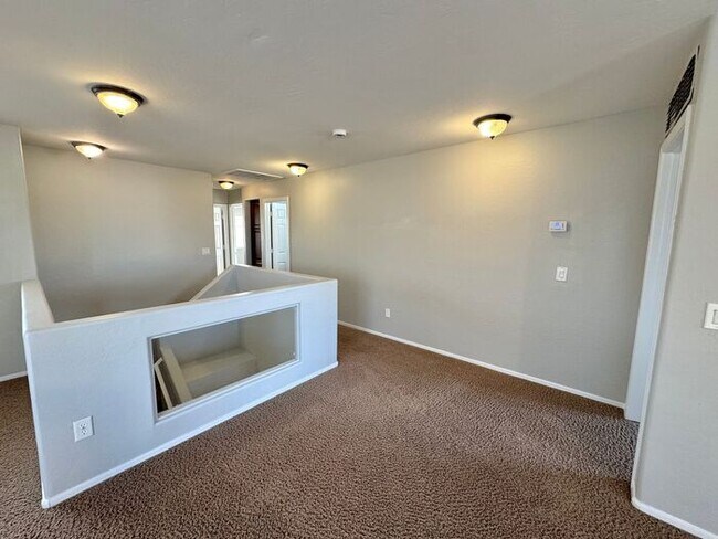 Building Photo - Amazing 4BD, 3BA house in Pinal county (31...