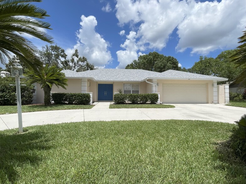 Primary Photo - 6960 Country Lakes Cir