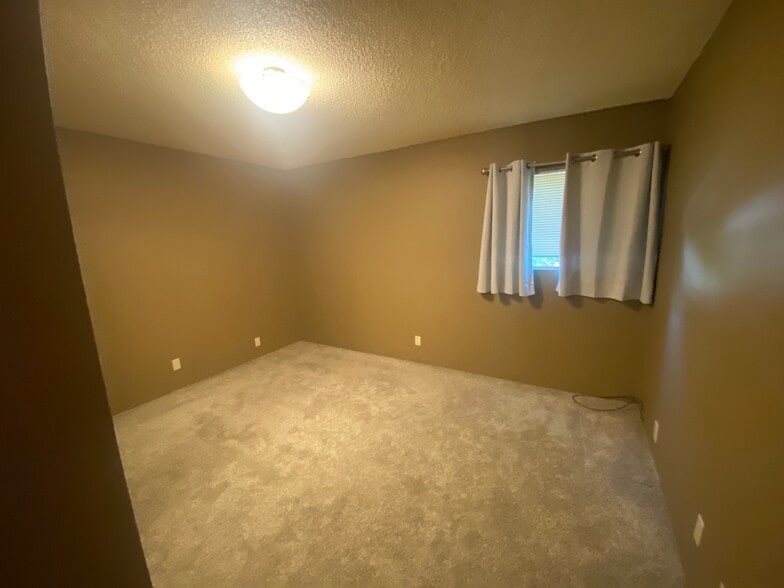 Building Photo - 1220 NW State St