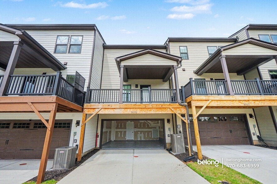 Building Photo - 3020 Zuma St