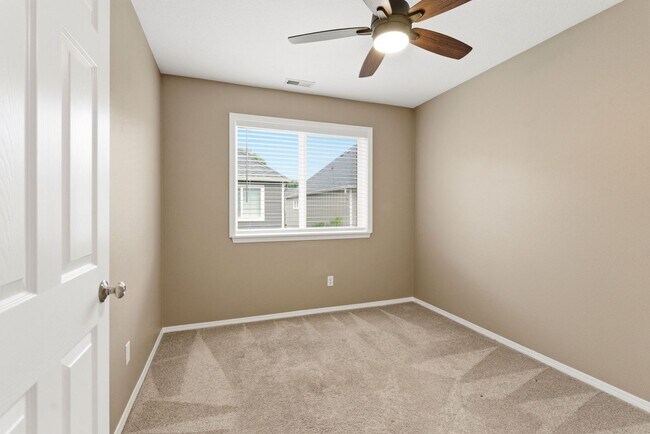 Building Photo - 17208 SW Pleasanton Ln