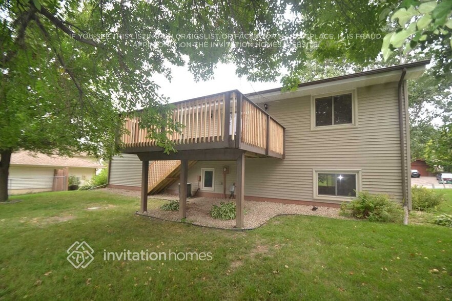 Building Photo - 7897 Kingsview Ln N