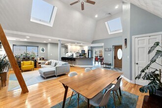 Building Photo - 890 Winthrop Ave