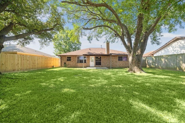 Building Photo - 5915 Ray Dr