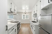 Building Photo - 5549 Fulcher Ave