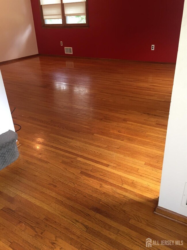 Building Photo - 17 Jill Ct