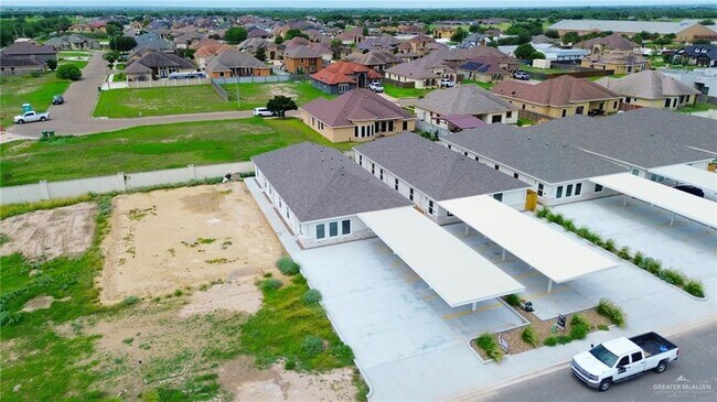 Building Photo - 5325 Vision St