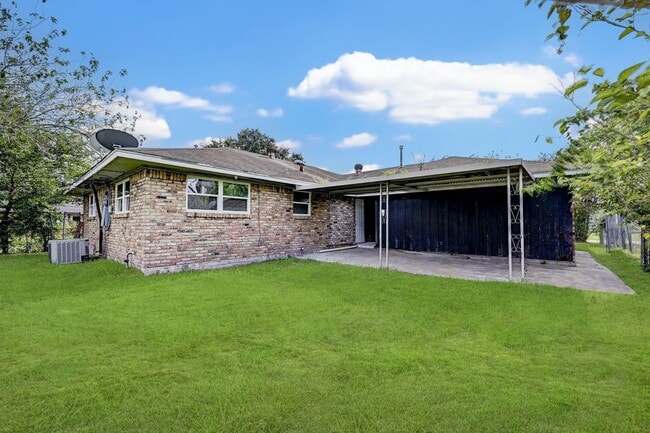 Building Photo - 6027 Ledbetter St