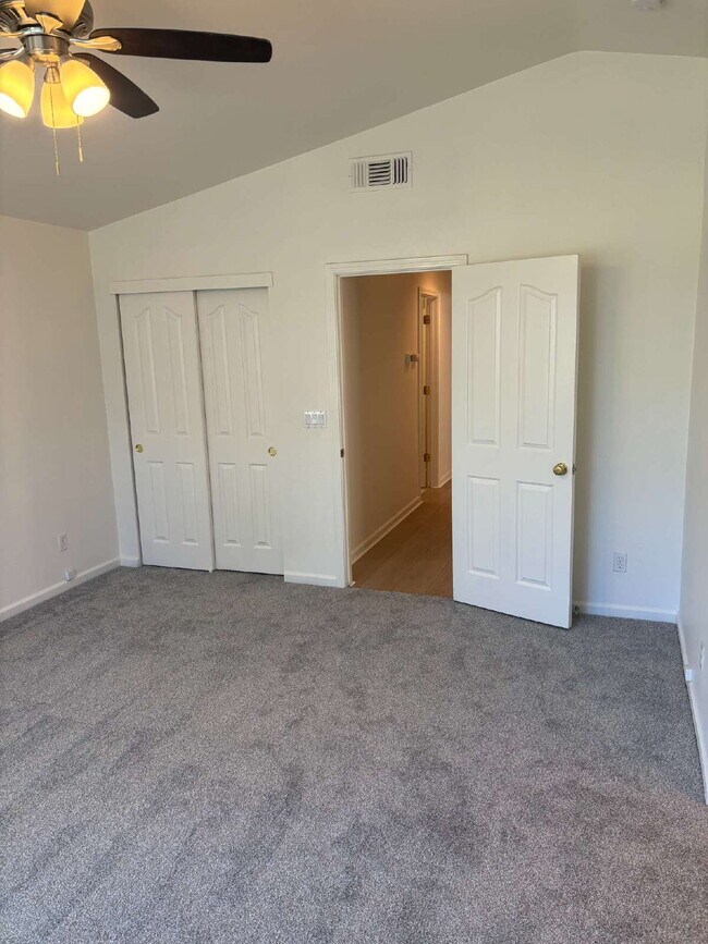 Building Photo - Charming 3 Bedroom Home in Desirable Elk Grove Neighborhood with 2-Car Garage