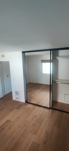 Building Photo - 745 Main St