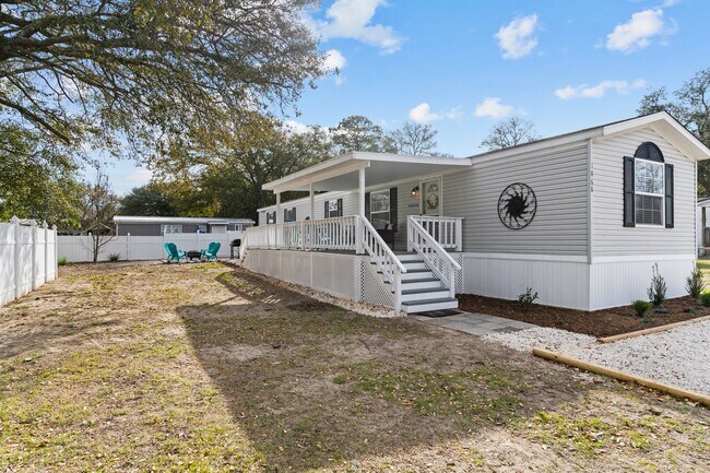 Building Photo - 1868 W Long Acres Dr SW
