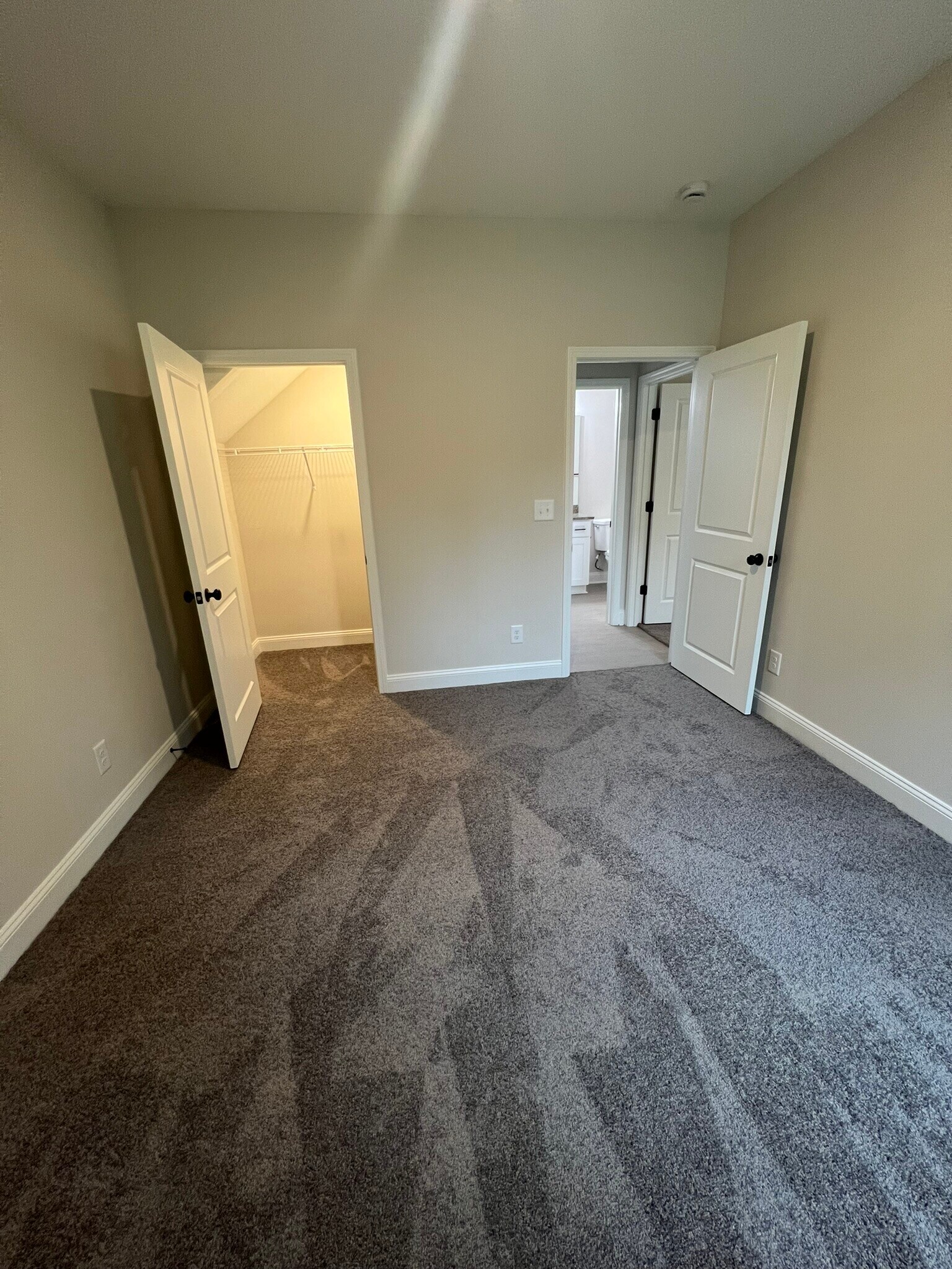 Building Photo - 102 Bennett St