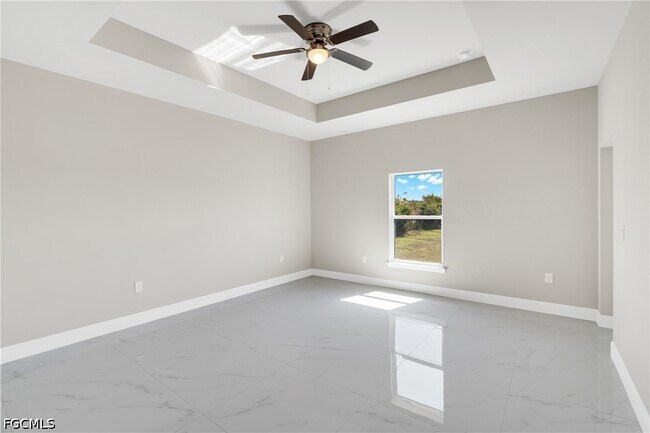 Building Photo - 917 Margaret Ave S