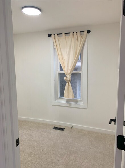 Bedroom 2 - 1829 W Ellen St