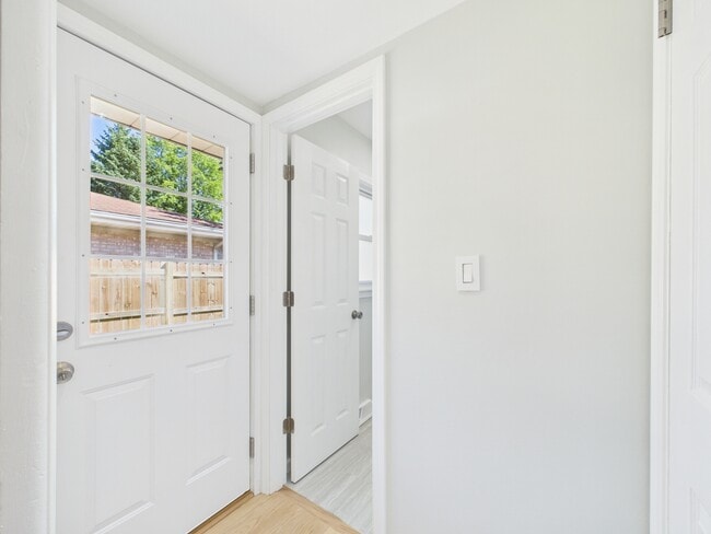 Building Photo - 16712 Elm St