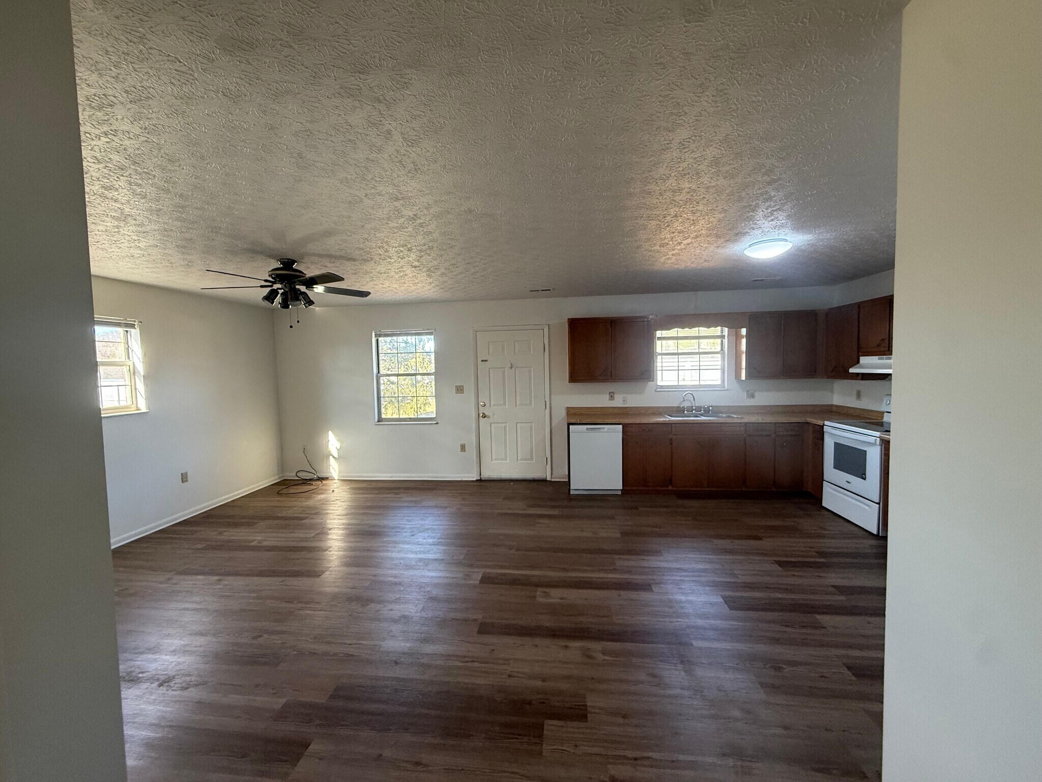 Building Photo - 6920 E Andrew Johnson Hwy