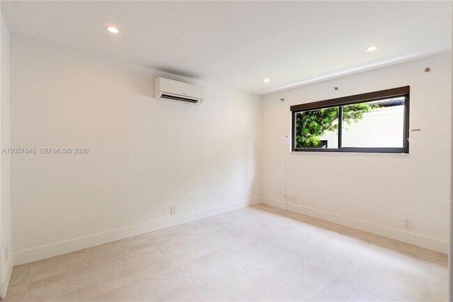 Building Photo - 925 Algaringo Ave