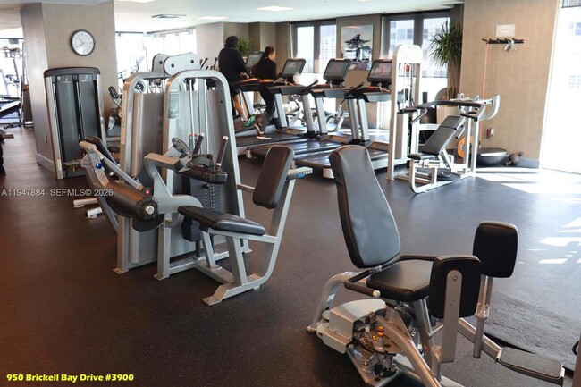 Building Photo - 950 Brickell Bay Dr