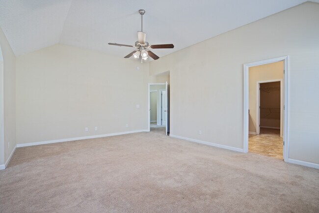 Building Photo - 678 Red Oak Ln