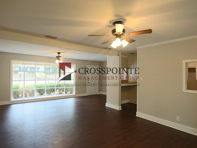 Building Photo - 3701 Appletree Ln