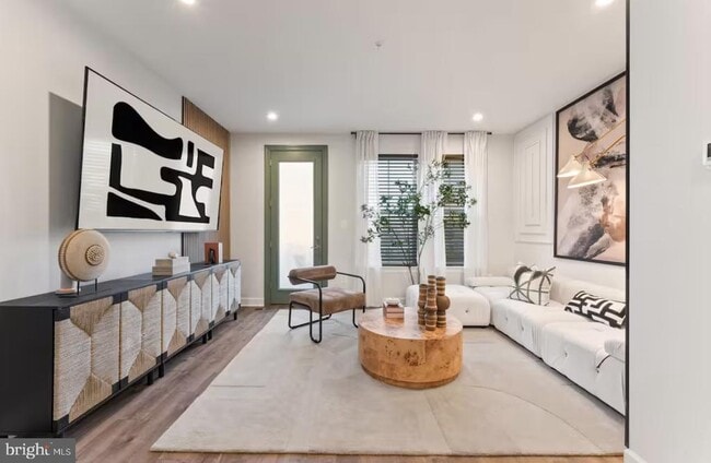 Building Photo - 101 Capital Ct