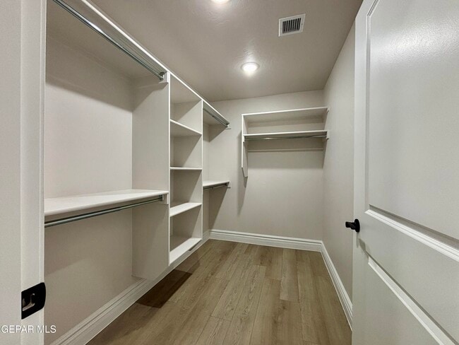 Building Photo - 2633 Dunoon Dr